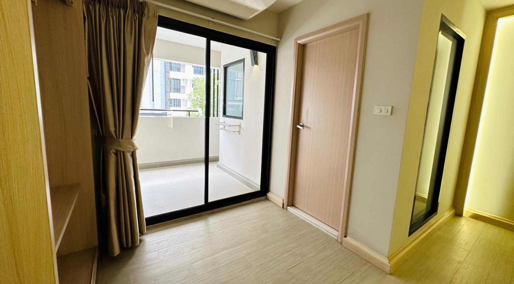 O2 Luxury Hotel Bang Phli Buitenkant foto