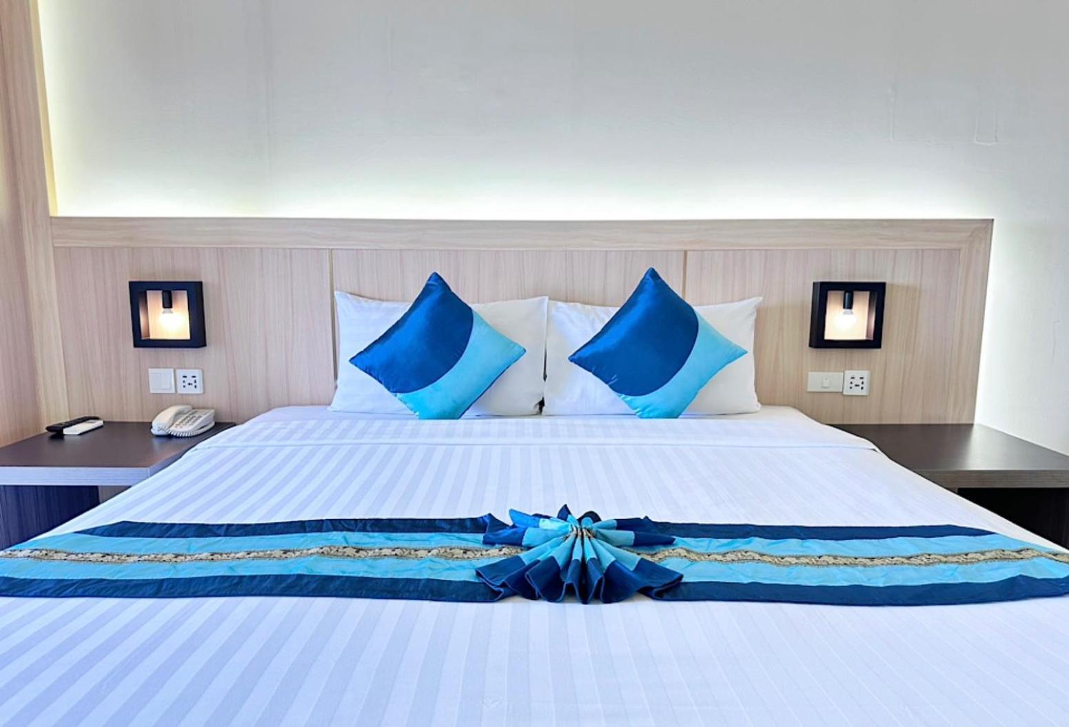 O2 Luxury Hotel Bang Phli Buitenkant foto
