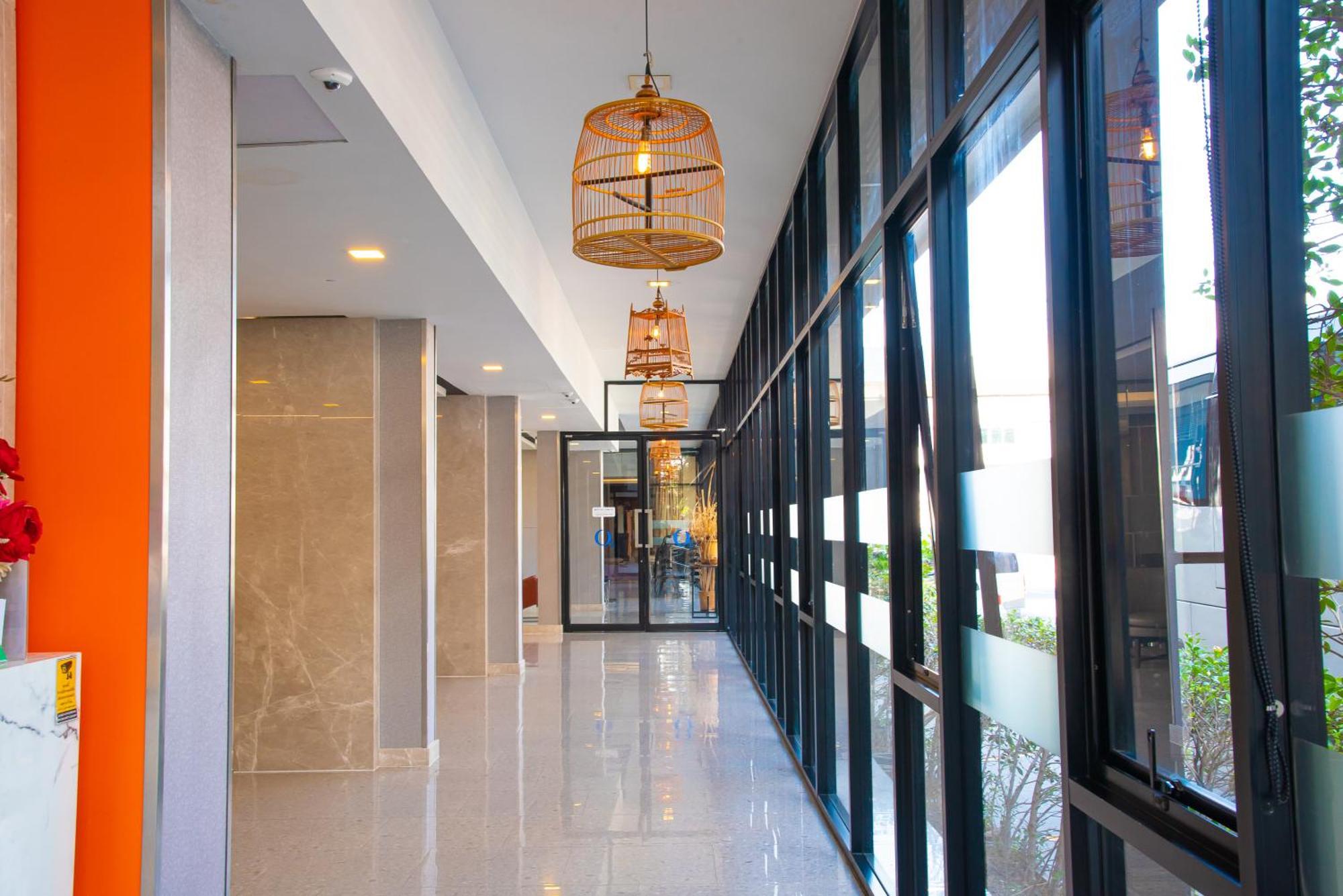 O2 Luxury Hotel Bang Phli Buitenkant foto