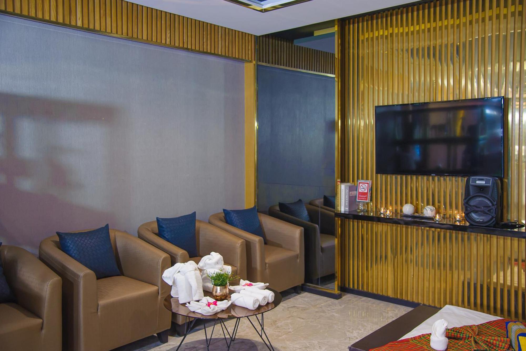 O2 Luxury Hotel Bang Phli Buitenkant foto