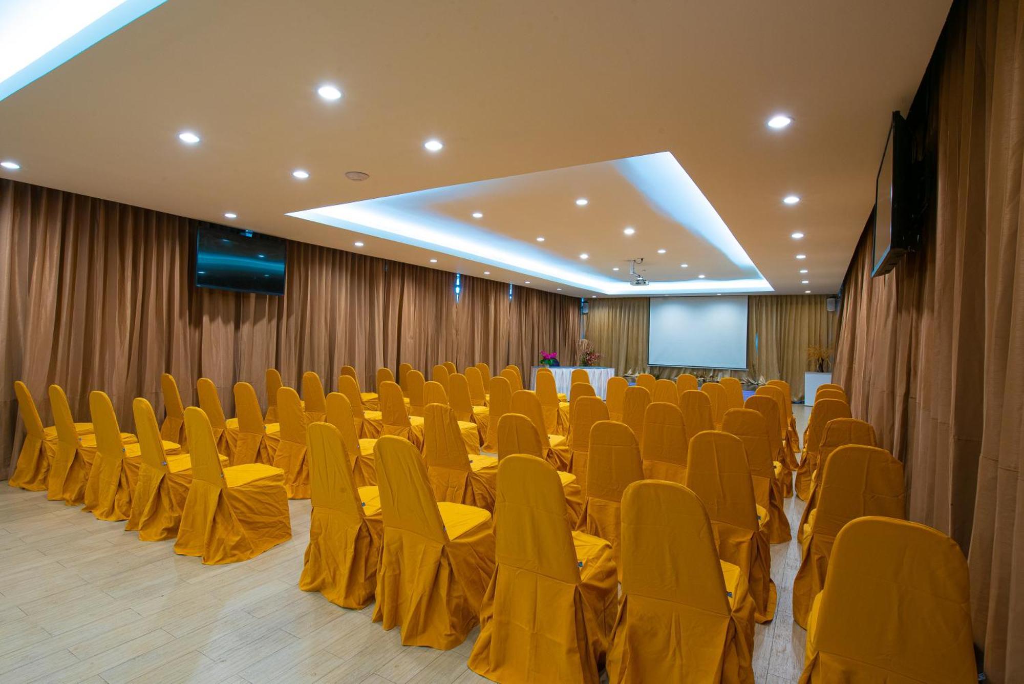 O2 Luxury Hotel Bang Phli Buitenkant foto